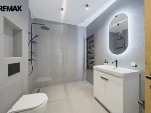Prodej bytu 3+1, Karlovy Vary - Drahovice, Vítězná, 77 m2