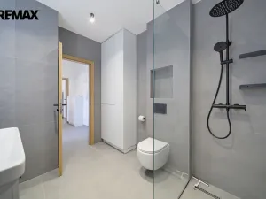 Prodej bytu 3+1, Karlovy Vary - Drahovice, Vítězná, 77 m2