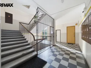 Prodej bytu 2+kk, Karlovy Vary - Drahovice, Vítězná, 46 m2