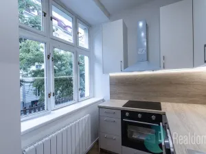 Pronájem bytu 2+kk, Praha - Vinohrady, Moravská, 56 m2