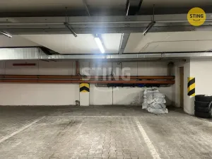 Prodej garážového stání, Praha - Košíře, 15 m2