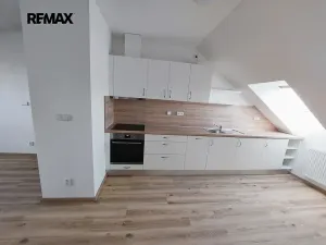 Pronájem bytu 3+kk, Komořany, 96 m2