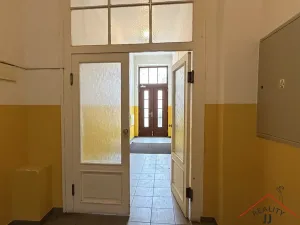 Pronájem bytu 2+kk, Praha - Břevnov, Bělohorská, 45 m2