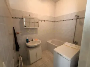 Prodej rodinného domu, Studená, nám. Sv. J. Nepomuckého, 180 m2