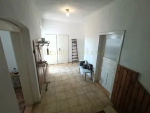 Prodej rodinného domu, Studená, nám. Sv. J. Nepomuckého, 180 m2