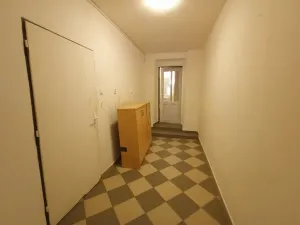 Pronájem bytu 1+kk, Jindřichův Hradec - Jindřichův Hradec IV, Nežárecká, 30 m2