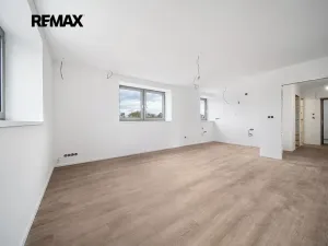 Prodej bytu 3+kk, Moravany, Květná, 103 m2