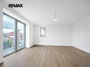 Prodej bytu 3+kk, Moravany, Květná, 100 m2