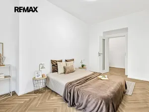 Prodej bytu 2+kk, Praha - Vinohrady, V Horní Stromce, 49 m2