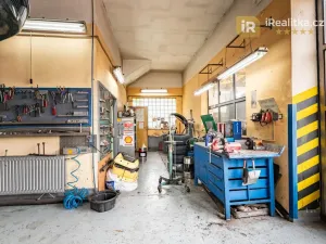 Prodej výrobních prostor, Holice, Smetanova, 917 m2