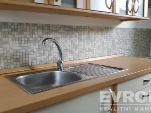 Prodej bytu 3+1, Praha - Petrovice, Rezlerova, 71 m2