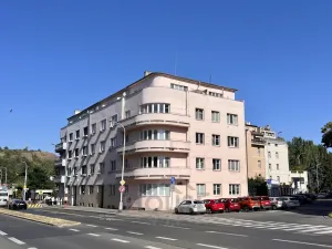 Prodej bytu 1+kk, Praha - Podolí, Dvorecké náměstí, 31 m2