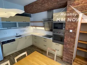 Pronájem bytu 3+kk, Kroměříž, náměstí Míru, 94 m2