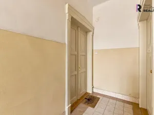 Prodej bytu 2+1, Praha - Vinohrady, Římská, 87 m2