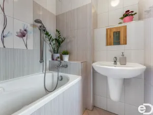 Prodej bytu 3+kk, Praha - Uhříněves, V bytovkách, 50 m2