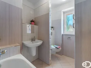 Prodej bytu 3+kk, Praha - Uhříněves, V bytovkách, 50 m2
