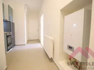 Pronájem bytu 1+kk, Praha - Vršovice, Slovinská, 28 m2
