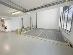 Pronájem garážového stání, Praha - Hloubětín, Kardašovská, 14 m2