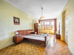 Prodej rodinného domu, Černošín, nám. 1. máje, 144 m2