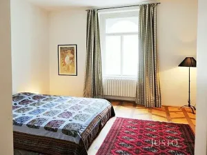 Pronájem bytu 2+1, Praha, Janáčkovo nábřeží, 80 m2