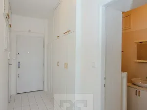 Pronájem bytu 1+kk, Praha - Holešovice, Vinařská, 34 m2
