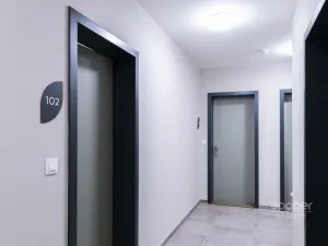 Pronájem bytu 2+kk, Praha - Černý Most, Arnošta Valenty, 46 m2