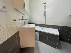 Pronájem bytu 3+kk, Praha, Bubenečská, 80 m2