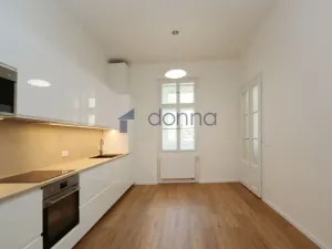 Pronájem bytu 3+1, Praha, Rumunská, 118 m2