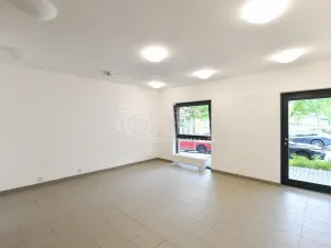 Pronájem obchodního prostoru, Praha - Uhříněves, Jindřicha Bubeníčka, 34 m2