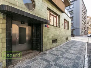 Pronájem bytu 1+kk, Praha - Holešovice, Pplk. Sochora, 41 m2