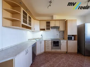 Prodej bytu 3+1, Milovice, Topolová, 77 m2
