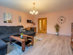 Prodej rodinného domu, Mořina, 320 m2
