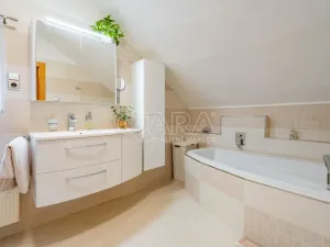 Prodej rodinného domu, Mořina, 320 m2