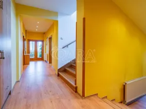 Prodej vícegeneračního domu, Mořina, 320 m2