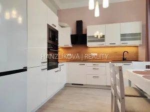 Pronájem bytu 2+1, České Budějovice - České Budějovice 7, Komenského, 75 m2