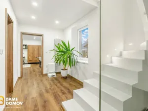 Prodej rodinného domu, Suchov, 308 m2