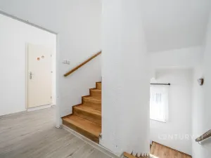 Prodej rodinného domu, Chlumec, Holubova, 241 m2