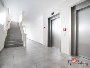 Prodej bytu 2+kk, Praha - Strašnice, Zvěřinova, 66 m2
