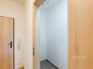 Pronájem bytu 2+kk, Praha - Modřany, Soukalova, 55 m2