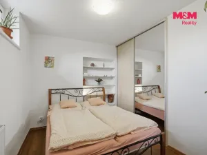 Prodej bytu 3+1, Kněževes, Štrosova, 55 m2