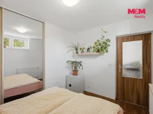 Prodej bytu 3+1, Kněževes, Štrosova, 55 m2
