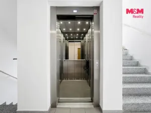 Prodej bytu 2+kk, Praha, Na břehu, 56 m2