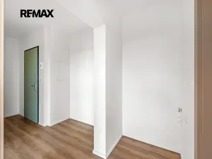 Prodej bytu 2+kk, Praha - Černý Most, Arnošta Valenty, 49 m2