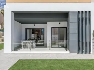 Prodej bytu 3+kk, Torrevieja, Alicante, Španělsko, 78 m2