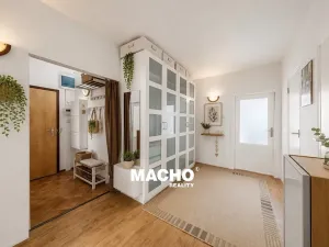 Prodej bytu 3+1, Praha - Modřany, Pirinská, 73 m2