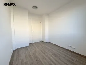 Pronájem bytu 1+1, Hradec Králové, Hradecká, 30 m2
