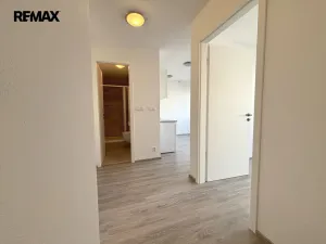 Pronájem bytu 1+1, Hradec Králové, Hradecká, 30 m2