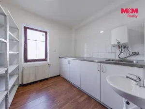 Prodej rodinného domu, Bečov nad Teplou, nám. 5. května, 351 m2