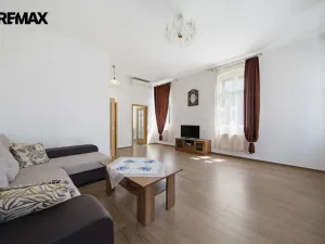 Prodej ubytování, Karlovy Vary, Zámecký vrch, 350 m2