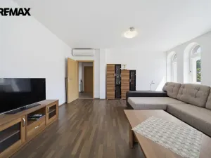 Prodej ubytování, Karlovy Vary, Zámecký vrch, 350 m2